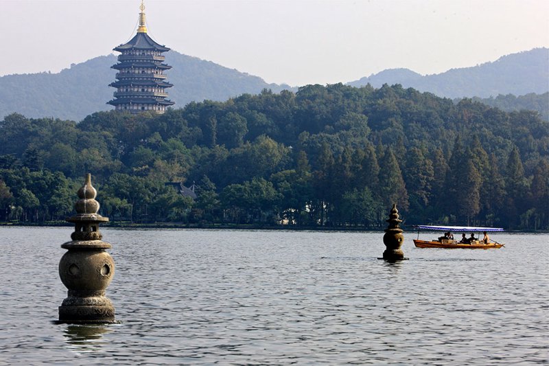 杭州旅行社怎么选？从跟团游到定制游，一篇讲清杭州旅游全流程